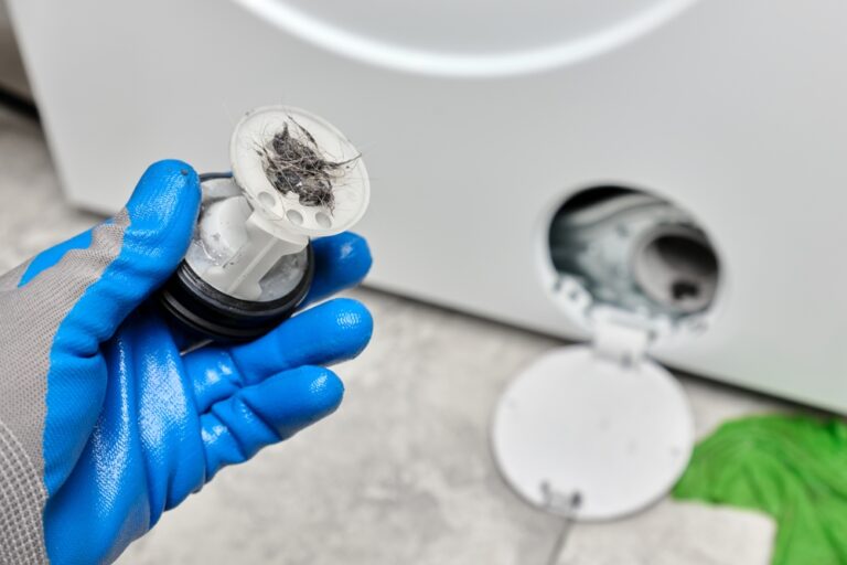 Jak wyczyścić filtr w pralce Beko? Gdy woda nie schodzi lub pralka hałasuje