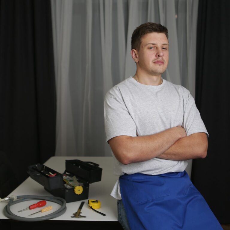 Montaż karniszy cena – jak znaleźć odpowiedniego fachowca w Krakowie?