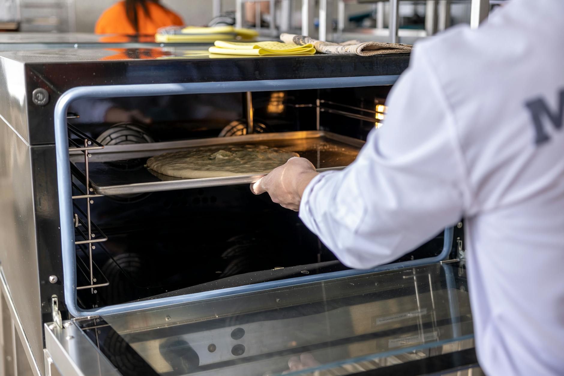 Jak Wybrać Najlepsze Usługi Czyszczenia Piekarnika w Krakowie?