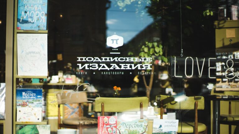 Gdzie kupić książki po ukraińsku i rosyjsku w Krakowie: księgarnie, biblioteki i targi